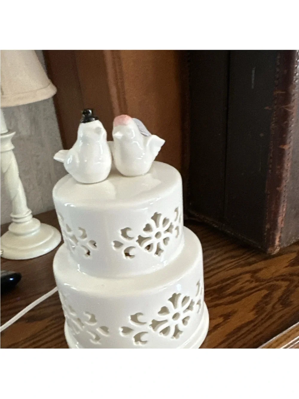 Cracker Barrel Layered Wedding Cake Accent Light Bride Groom Birds Ceramic w/box